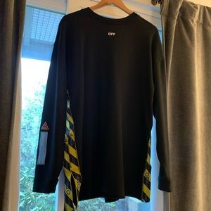 OFF WHITE SWEATSHIRT
